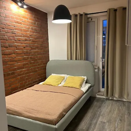 Aviator Apartment *
